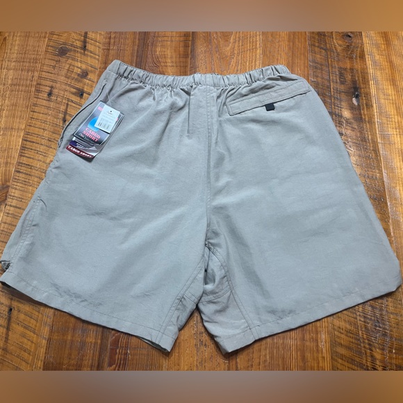 NWT Outersport Cargo Shorts, Size XL - Picture 6 of 12